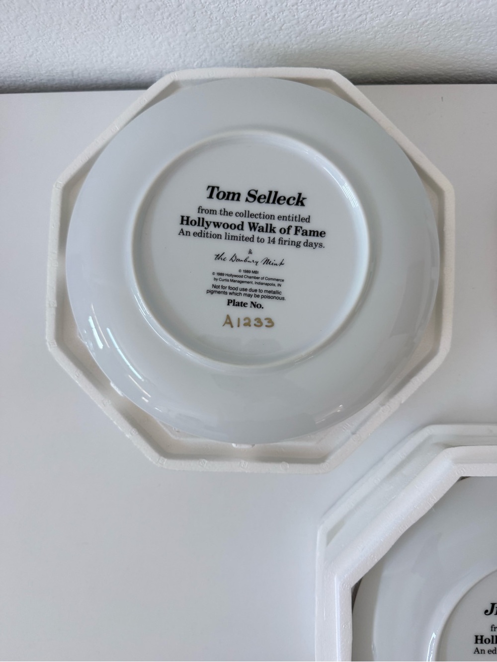 VTG Tom Selleck Hollywood Walk of Fame Plate Danbury Mint MCM #1233 - Picture 2 of 4